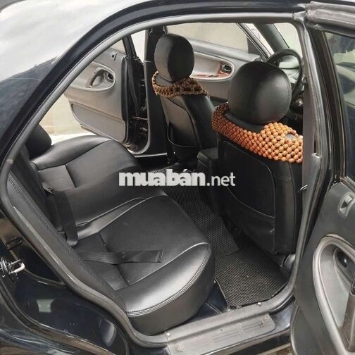Mazda 626 Sedan 4 chỗ màu Đen