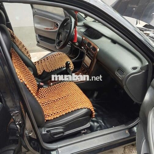 Mazda 626 Sedan 4 chỗ màu Đen