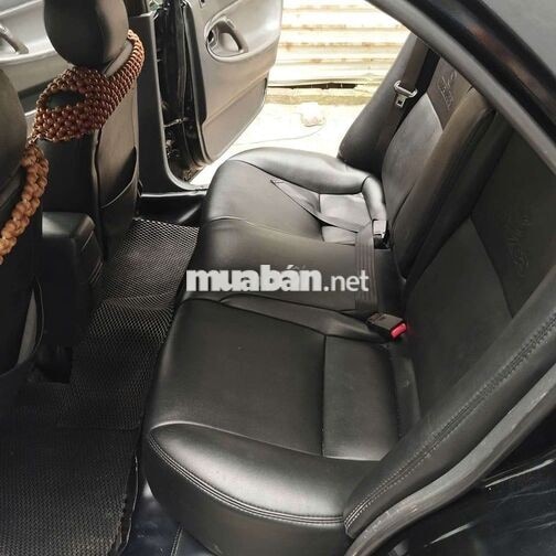 Mazda 626 Sedan 4 chỗ màu Đen