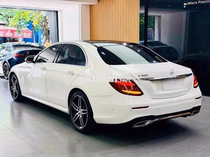 Mercedes E300 AMG W213 Model 2017 Trắng 1 chủ