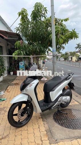 Honda SH ý 2009 Trắng , đầu zin chưa rớt