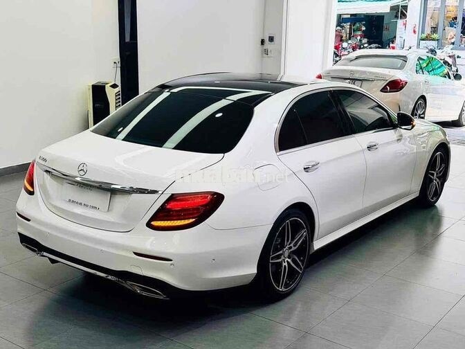 Mercedes E300 AMG W213 Model 2017 Trắng 1 chủ