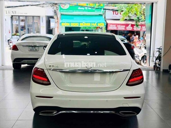 Mercedes E300 AMG W213 Model 2017 Trắng 1 chủ