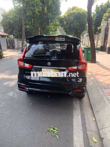 Suzuki Ertiga 7 chỗ màu Đen