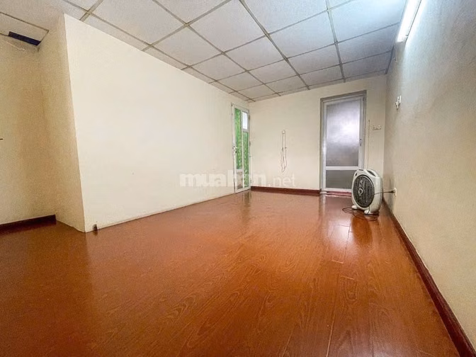CHO THUÊ NHÀ NGUYÊN CĂN DT 200M² – SÂN Ô TÔ – GẦN HV CẢNH SÁT – 6 TRỆU