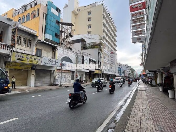 🔥 HOT NGANG 13M – MẶT TIỀN TRẦN HƯNG ĐẠO, Q.5 | DT 13x25M - 77TR/THÁNG