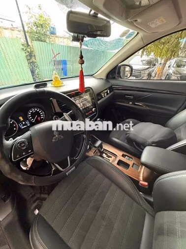 Mitsubishi Outlander CVT 2023 xám