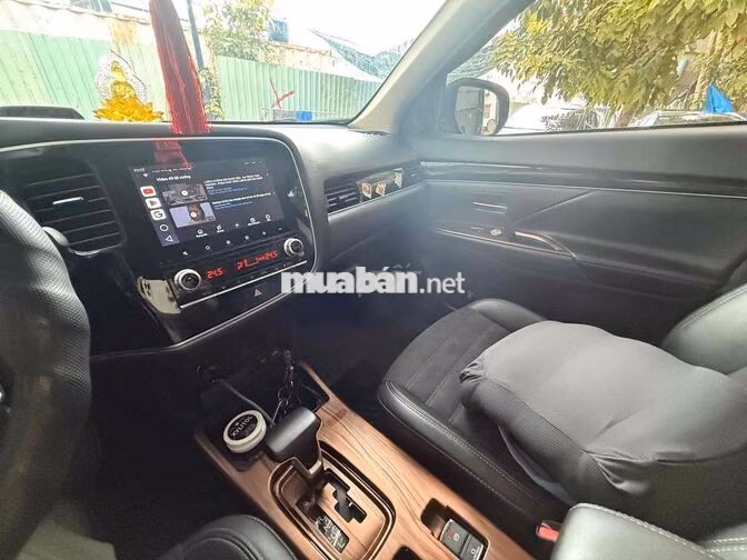 Mitsubishi Outlander CVT 2023 xám