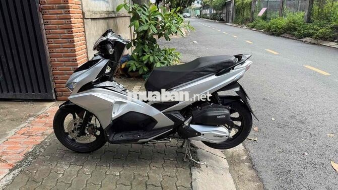 Honda Air Blade 2016 Bạc 31000 km