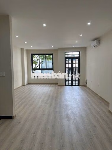 NHÀ ĐƯỜNG CỘNG HÒA KHU K200 DIỆN TÍCH: 5X17M 1 HẦM NỔI 3 TẦNG