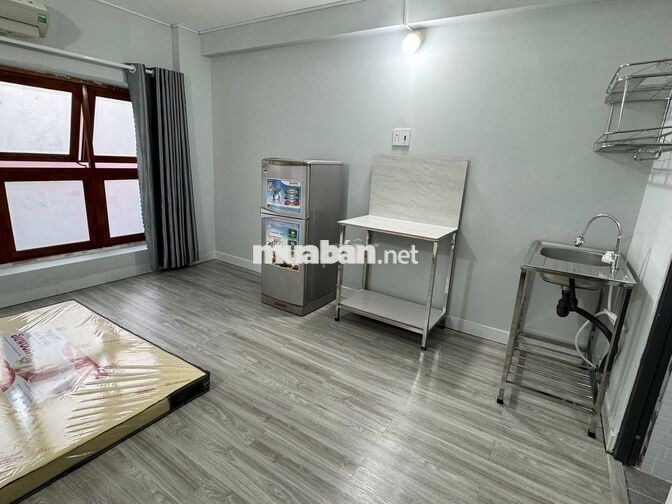 Phòng t.tâm Q1, gần công viên Lê Văn Tám, full nội thất, ngay lầu 1