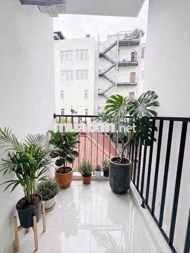 Phòng studio, ban công_diện tích 40m2_768 Nguyễn Kiệm