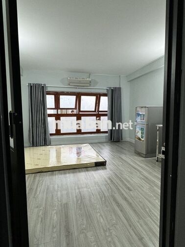 Phòng t.tâm Q1, gần công viên Lê Văn Tám, full nội thất, ngay lầu 1