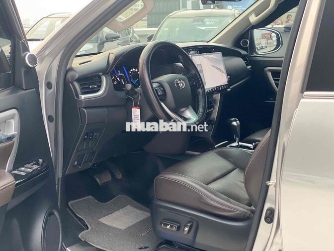 Toyota Fortuner 2.7AT 2016 Bạc 38000km
