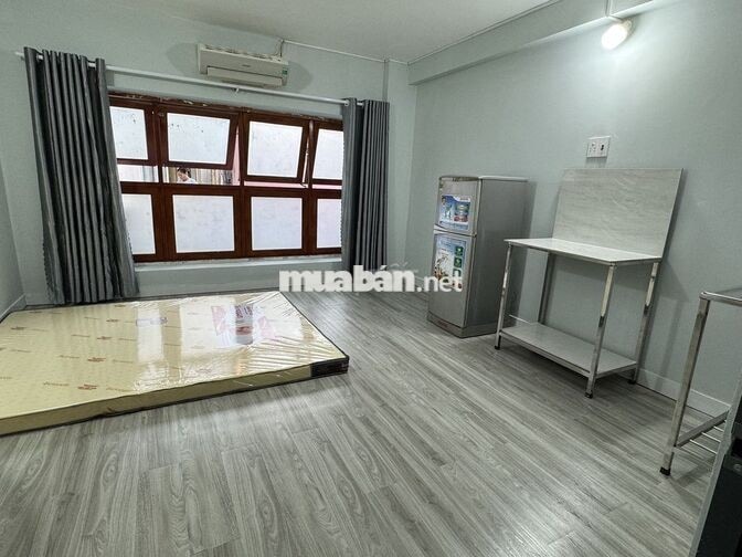 Phòng t.tâm Q1, gần công viên Lê Văn Tám, full nội thất, ngay lầu 1