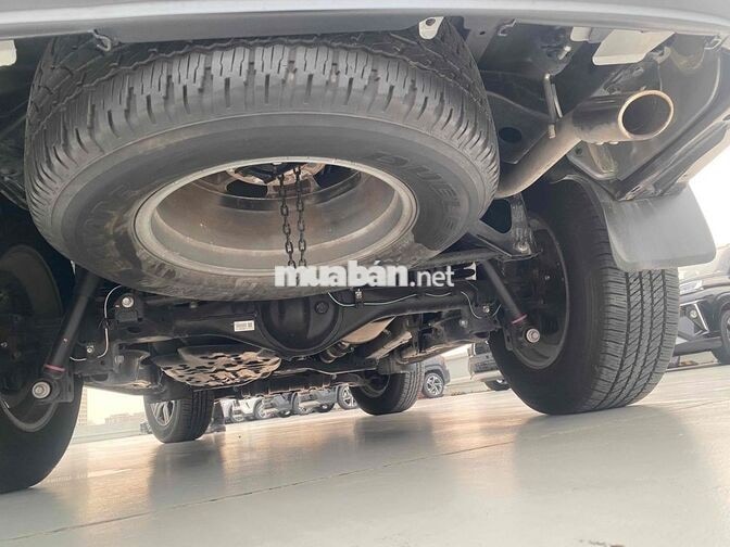 Toyota Fortuner 2.7AT 2016 Bạc 38000km