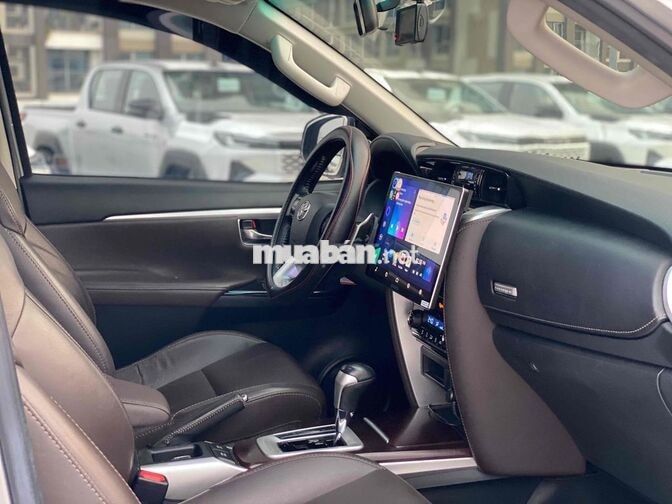 Toyota Fortuner 2.7AT 2016 Bạc 38000km