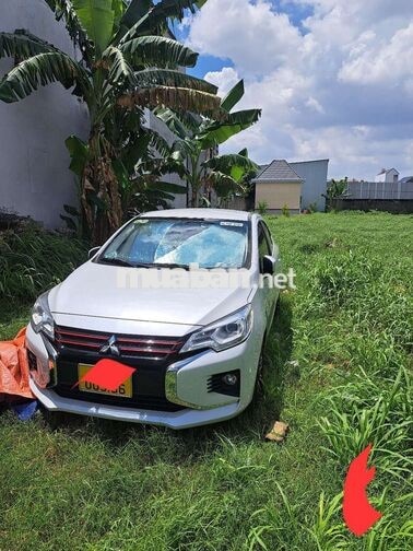 Mitsubishi Attrage GLS Trắng 5 chỗ