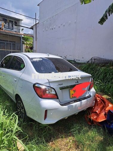 Mitsubishi Attrage GLS Trắng 5 chỗ