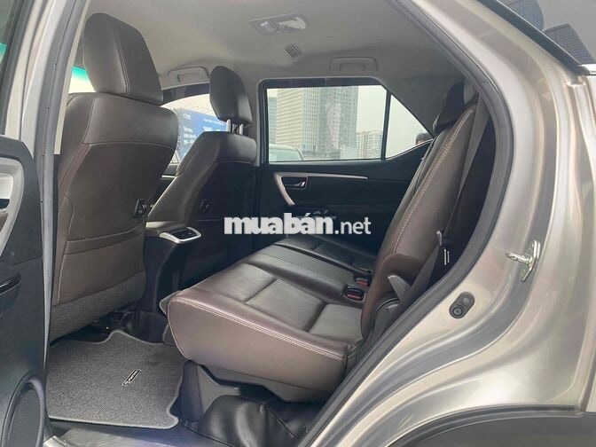 Toyota Fortuner 2.7AT 2016 Bạc 38000km
