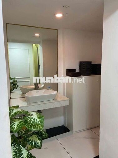 DT 4 x 22m Hầm Trệt 5lầu Thang Máy PCCC Full ML  ( Sàn trống Suốt )