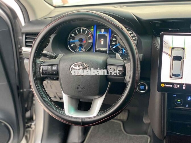 Toyota Fortuner 2.7AT 2016 Bạc 38000km