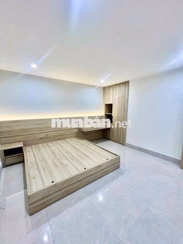 Nhà sát chợ và biển,kiệt Nguyễn Chánh,siêu to thoáng