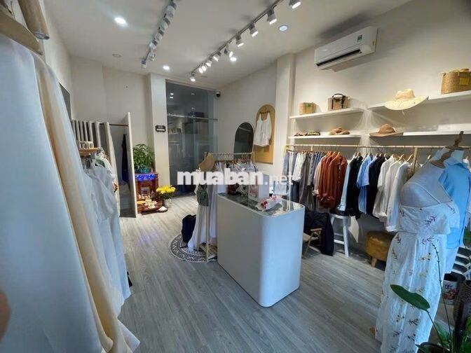 CHO THUÊ NHÀ MẶT TIỀN 749 HOÀNG SA, Q3 – 6 TẦNG, THANG MÁY, 55TR