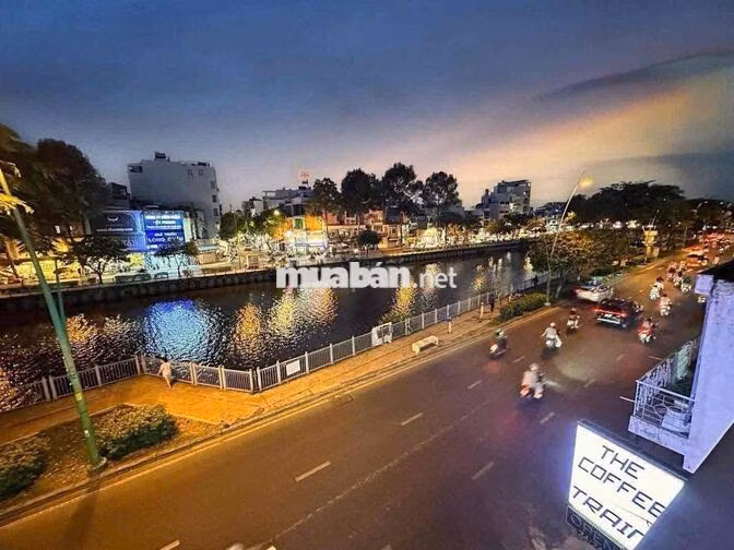 2 Mặt tiền cực thu hút ánh nhìn kinh doanh sầm uất Trường Sa Quận 3