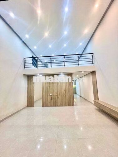 Nhà sát chợ và biển,kiệt Nguyễn Chánh,siêu to thoáng