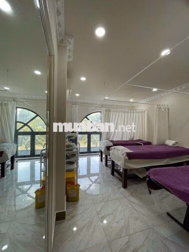 CHO THUÊ NHÀ MẶT TIỀN 749 HOÀNG SA, Q3 – 6 TẦNG, THANG MÁY, 55TR