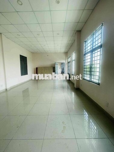 Cho thuê nhà và kho 500m2 (dtsd 1000m2) gần cụm trường học