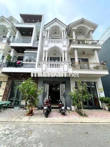 nhà 2 lầu 1 trệt Bình Chuẩn,Thuận An,Gần ngã tư miễu ông cù