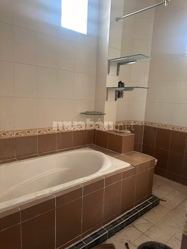 Cho thuê nhà mặt tiền nguyên căn 92B Trần Quốc Toản, P.Xuân Hòa, 6x15m