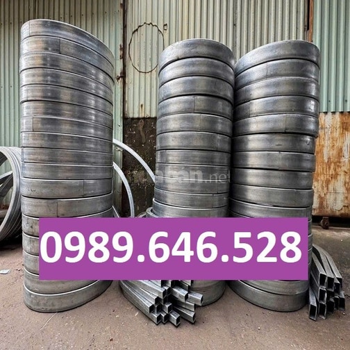 Vòng tròn mái kính tạo đường nét mềm mại cho công trình
