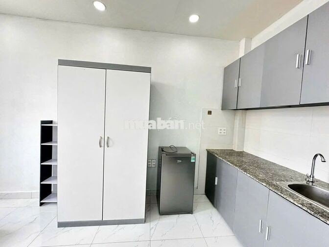 PHÒNG THOÁNG FULL NT NGAY NGÃ 4 PHÚ NHUẬN, CV GIA ĐỊNH