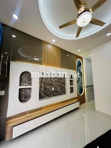 CHÍNH CHỦ BÁN NHÀ HÓC MÔN - FULL NỘI THẤT - LÔ GÓC 60M2 - HẺM XE HƠI