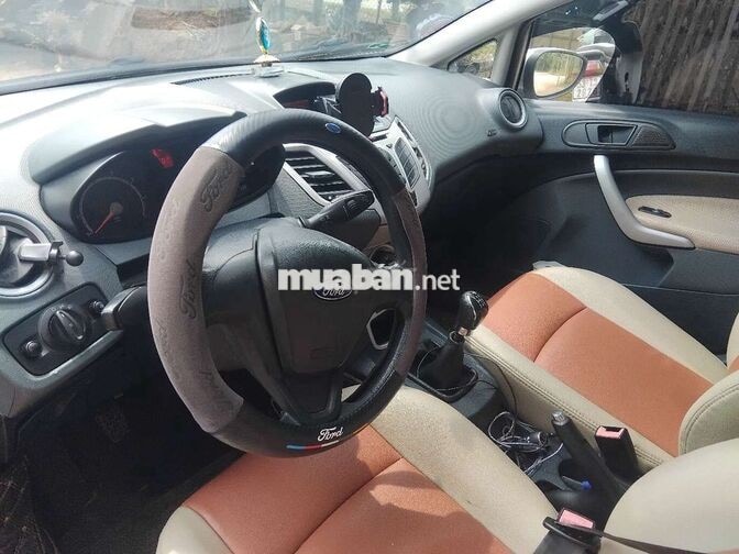 Ford Fiesta 2012 Số sàn 1.4 Bạc