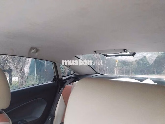 Ford Fiesta 2012 Số sàn 1.4 Bạc
