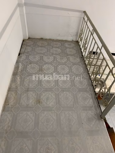 Nhà hẻm xe hơi Phan Huy Ích, 4.5mx13m, 1 lầu, 2 phòng ngủ, 1 phòng thờ
