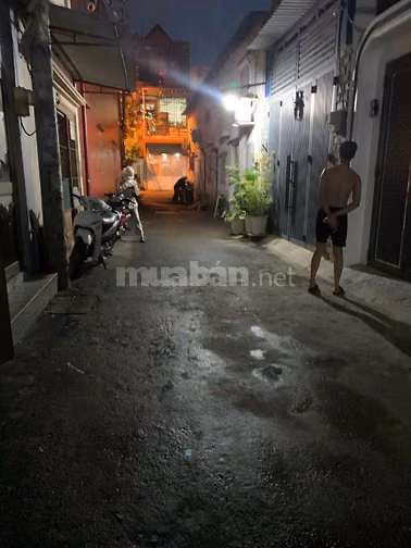 Nhà hẻm xe hơi Phan Huy Ích, 4.5mx13m, 1 lầu, 2 phòng ngủ, 1 phòng thờ