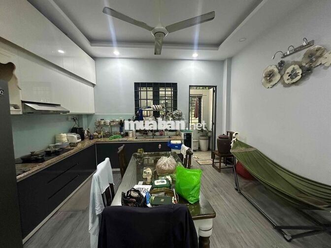 Chính chủ bán nhà phố trong khu Saigon Coop 63m2 trệt 2 lầu sân thượng
