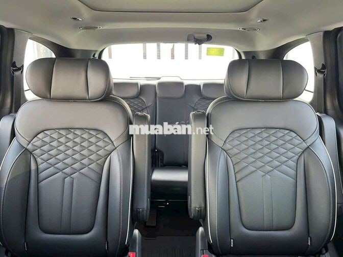 Hyundai Custin 1.5 Turbo Đặc Biệt 2024 Trắng 7 chỗ