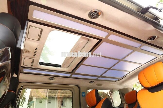 Ford Tourneo Titanium 2019 Trắng 9 vạn km