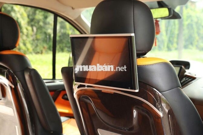 Ford Tourneo Titanium 2019 Trắng 9 vạn km