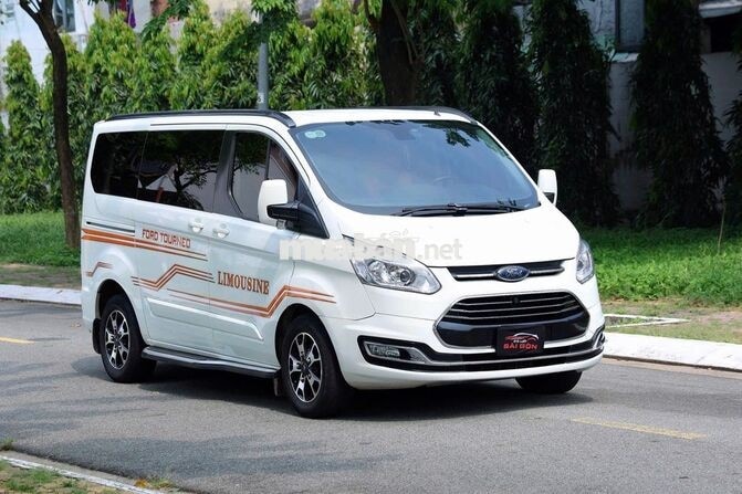 Ford Tourneo Titanium 2019 Trắng 9 vạn km