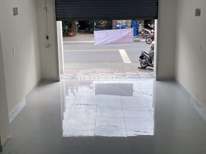 Cho thuê nhà Nguyên Căn MT Trần hưng Đạo, 4.5 x 10m, T+2L