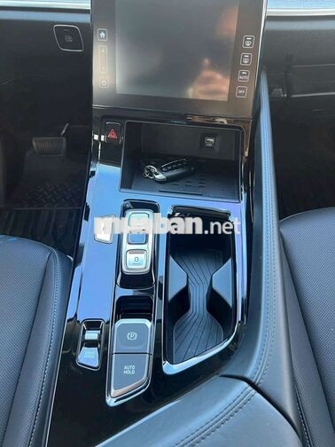 Hyundai Custin 1.5 Turbo Đặc Biệt 2024 Trắng 7 chỗ