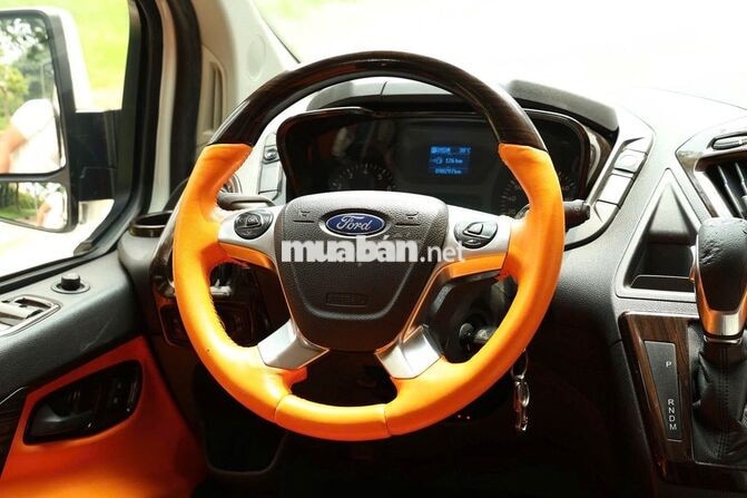Ford Tourneo Titanium 2019 Trắng 9 vạn km