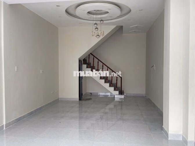 Cho thuê nhà Nguyên Căn MT Trần hưng Đạo, 4.5 x 10m, T+2L